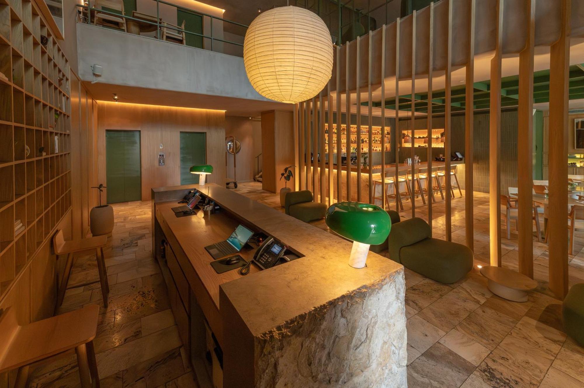 מדיין The Charlee Hotel מראה חיצוני תמונה
