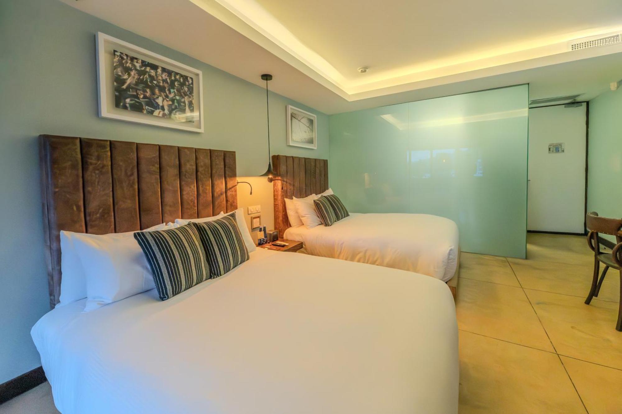 מדיין The Charlee Hotel חדר תמונה