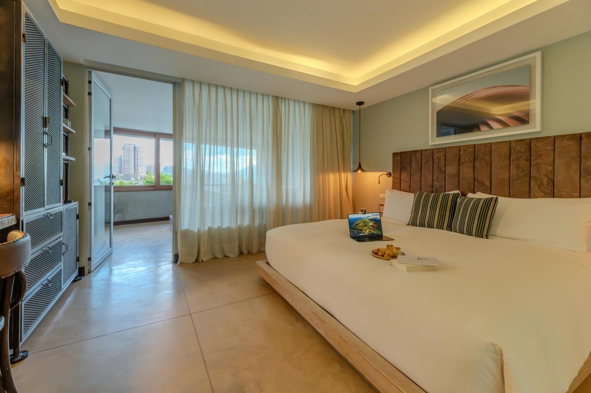 מדיין The Charlee Hotel חדר תמונה