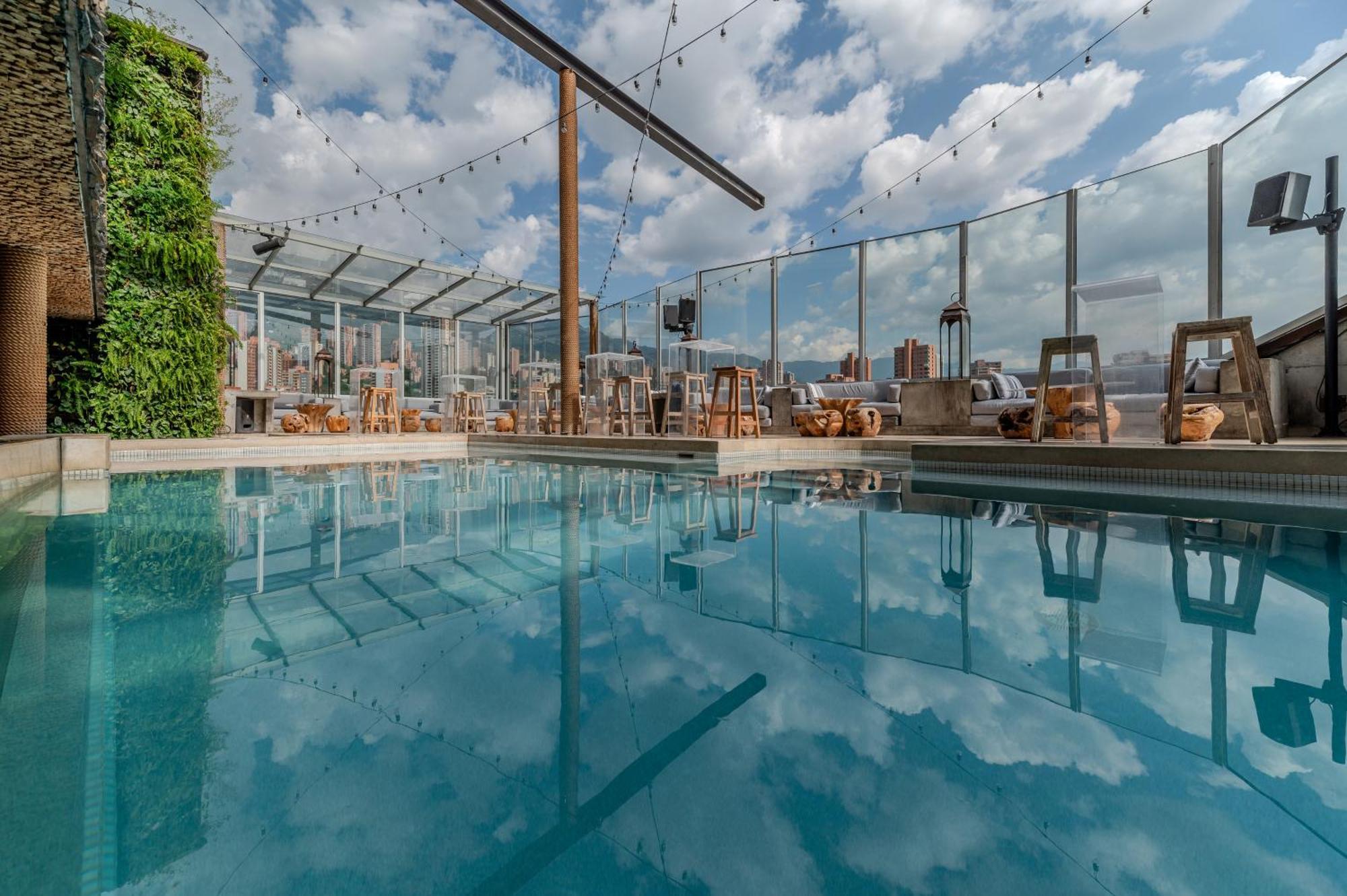מדיין The Charlee Hotel מראה חיצוני תמונה