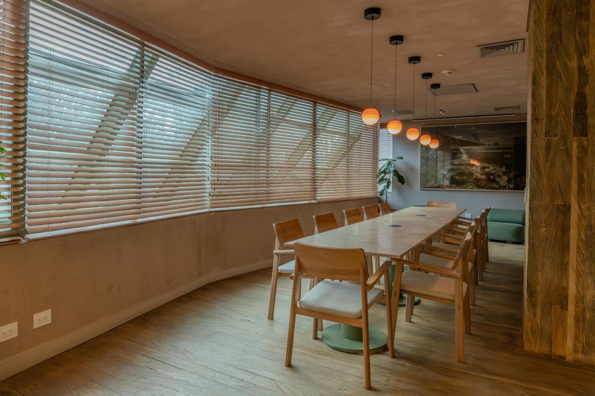 מדיין The Charlee Hotel מראה חיצוני תמונה